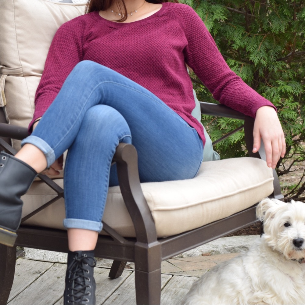 Maroon knitted sweater